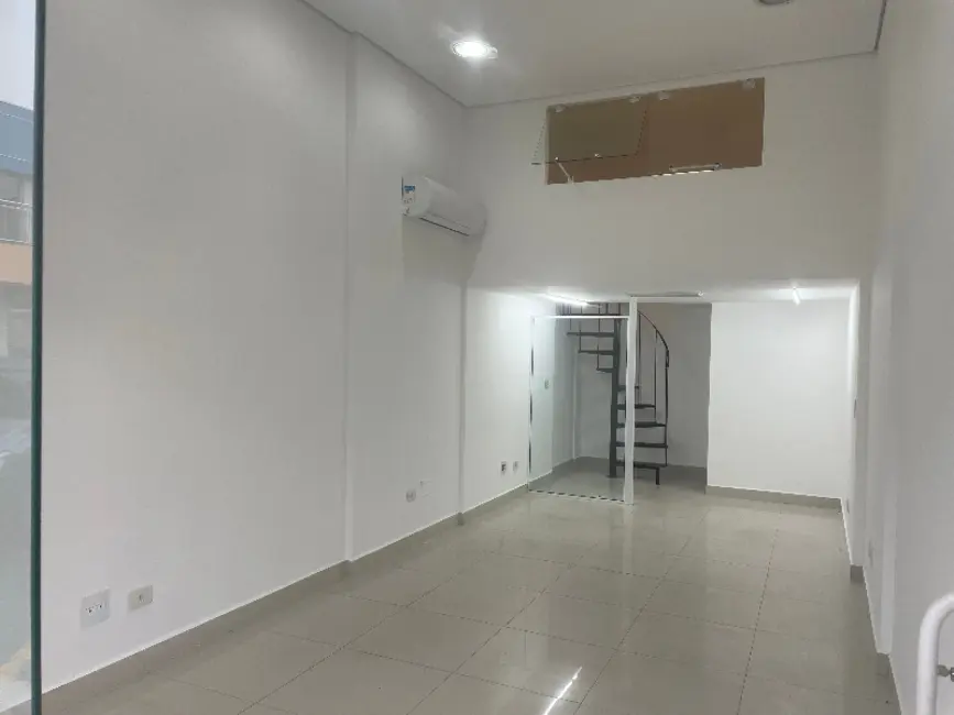 Foto 3 de Loja à venda, 38m2 em Novo Mundo, Curitiba - PR