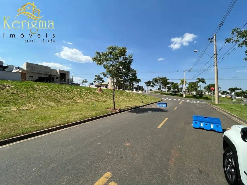 Foto 2 de Terreno / Lote à venda, 340m2 em Salto - SP