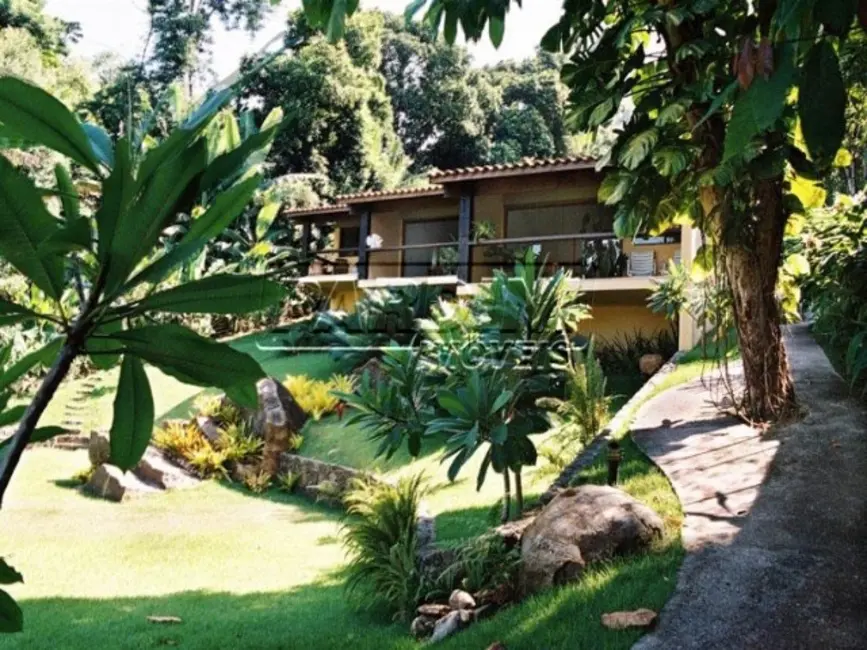 Foto 1 de Casa com 6 quartos à venda, 600m2 em Ubatuba - SP