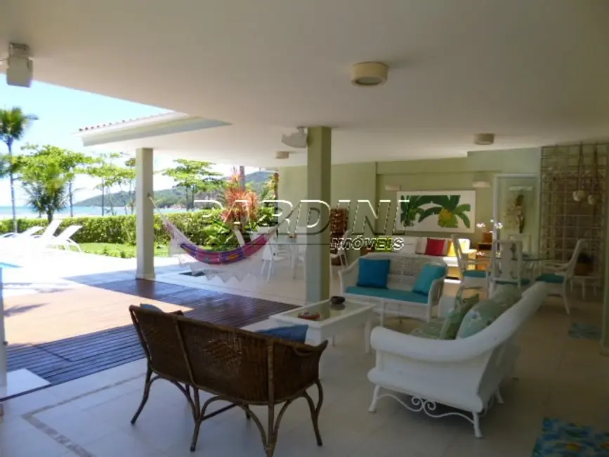 Foto 9 de Casa de Condomínio com 6 quartos à venda, 419m2 em Ubatuba - SP