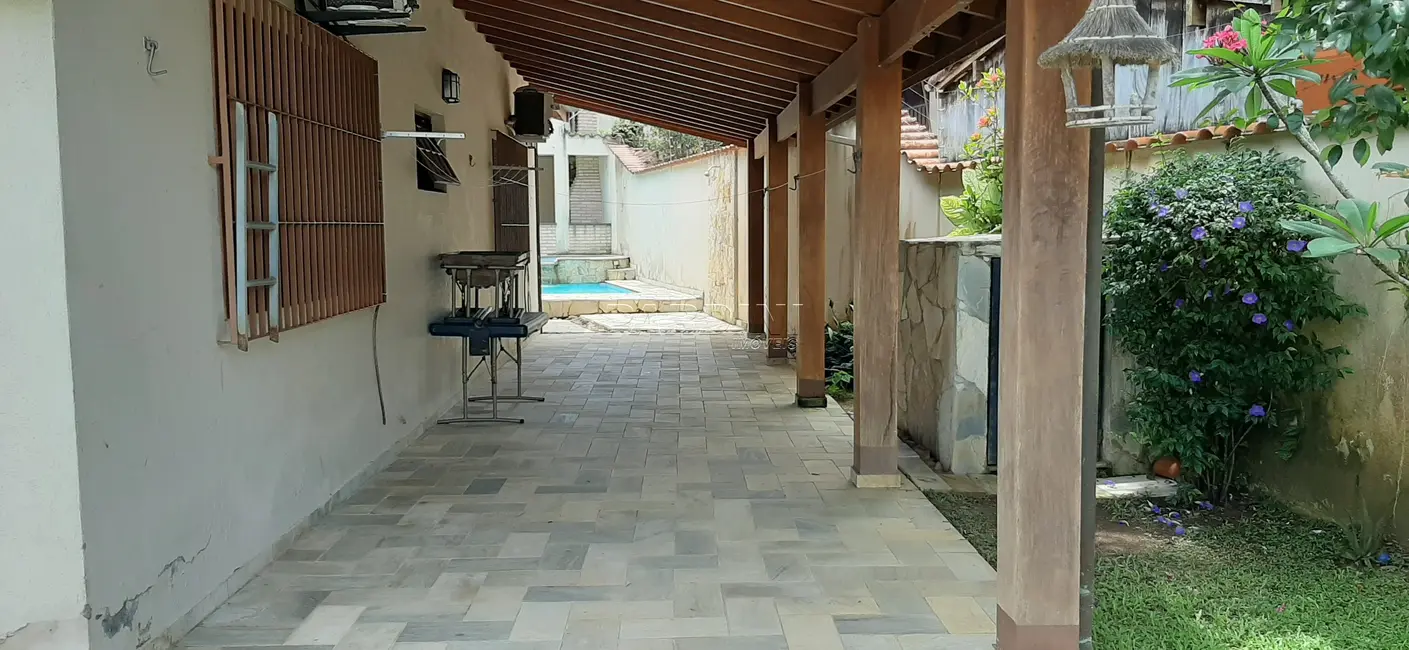Foto 3 de Casa com 4 quartos à venda, 220m2 em Ubatuba - SP