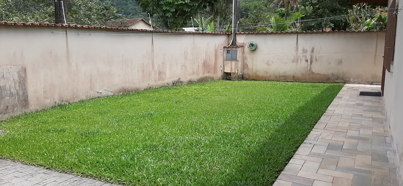 Foto 2 de Casa com 4 quartos à venda, 220m2 em Ubatuba - SP
