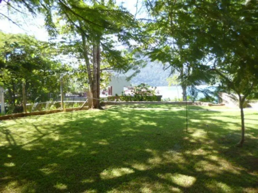 Foto 3 de Casa com 4 quartos à venda em Ubatuba - SP