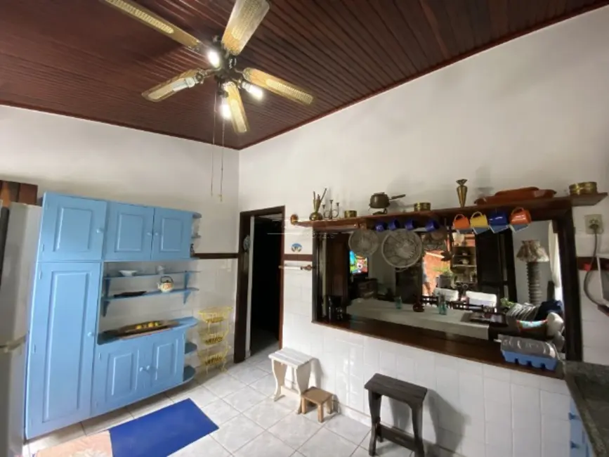 Foto 6 de Casa com 3 quartos à venda, 410m2 em Ubatuba - SP