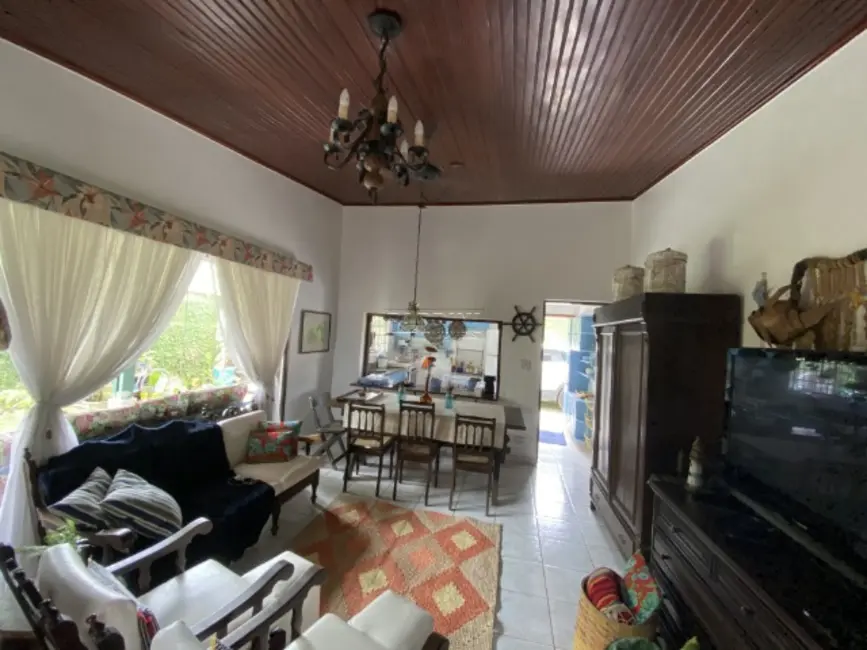 Foto 1 de Casa com 3 quartos à venda, 410m2 em Ubatuba - SP