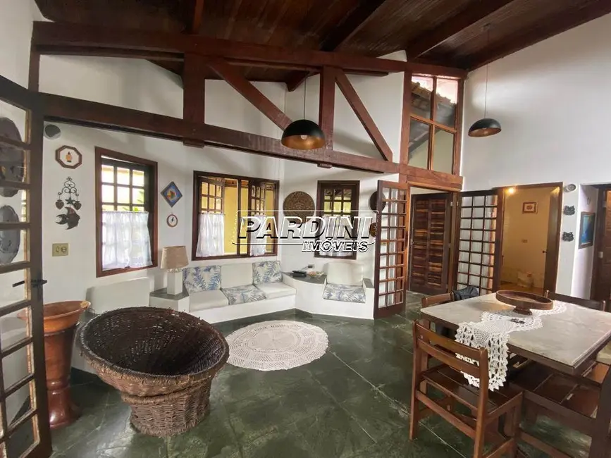 Casa com 4 quartos à venda, 160m2 em Ubatuba - SP - imagem 3 Foto 3 de Casa com 4 quartos à venda, 160m2 em Ubatuba - SP