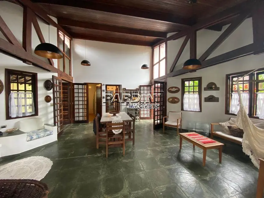 Casa com 4 quartos à venda, 160m2 em Ubatuba - SP - imagem 5 Foto 5 de Casa com 4 quartos à venda, 160m2 em Ubatuba - SP