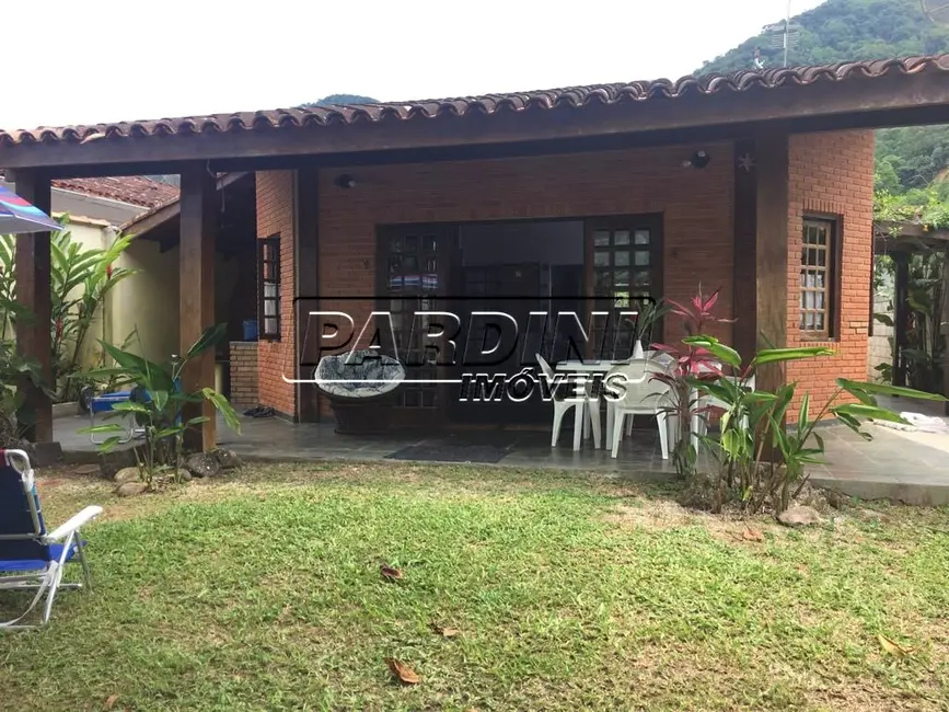 Foto 2 de Casa com 4 quartos à venda, 160m2 em Ubatuba - SP