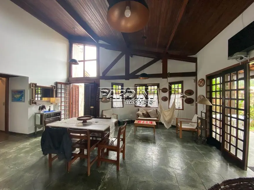 Foto 4 de Casa com 4 quartos à venda, 160m2 em Ubatuba - SP