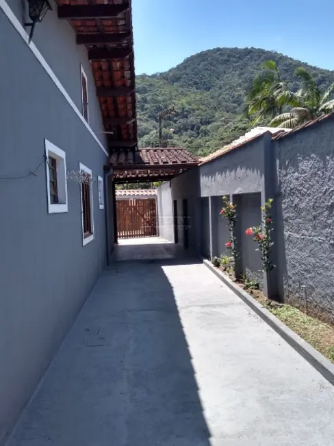 Casa com 4 quartos à venda, 136m2 em Ubatuba - SP - imagem 3 Foto 3 de Casa com 4 quartos à venda, 136m2 em Ubatuba - SP