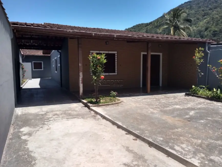 Foto 1 de Casa com 4 quartos à venda, 136m2 em Ubatuba - SP