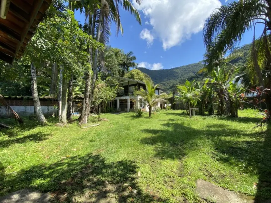 Foto 2 de Casa com 2 quartos à venda, 186m2 em Ubatuba - SP