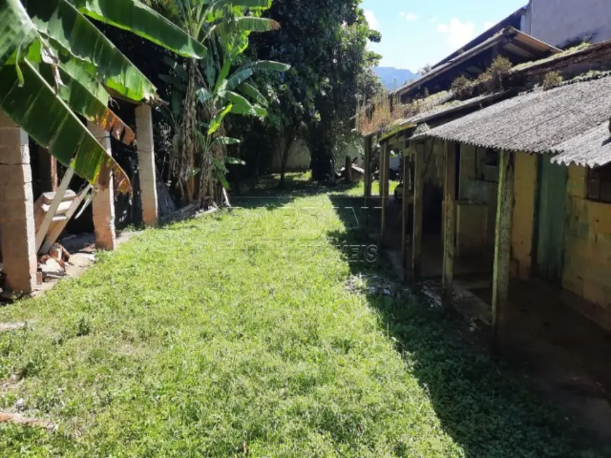 Foto 4 de Terreno / Lote à venda em Centro, Caraguatatuba - SP
