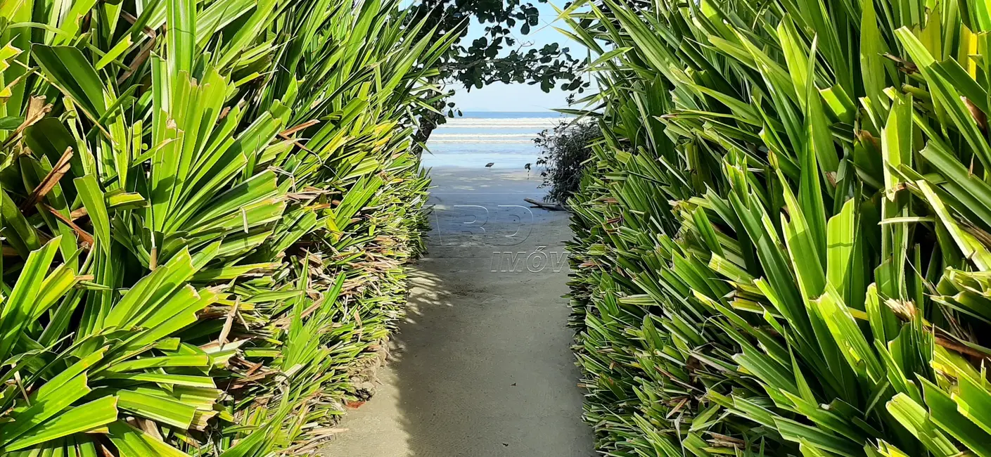 Foto 2 de Casa de Condomínio com 5 quartos à venda, 350m2 em Ubatuba - SP