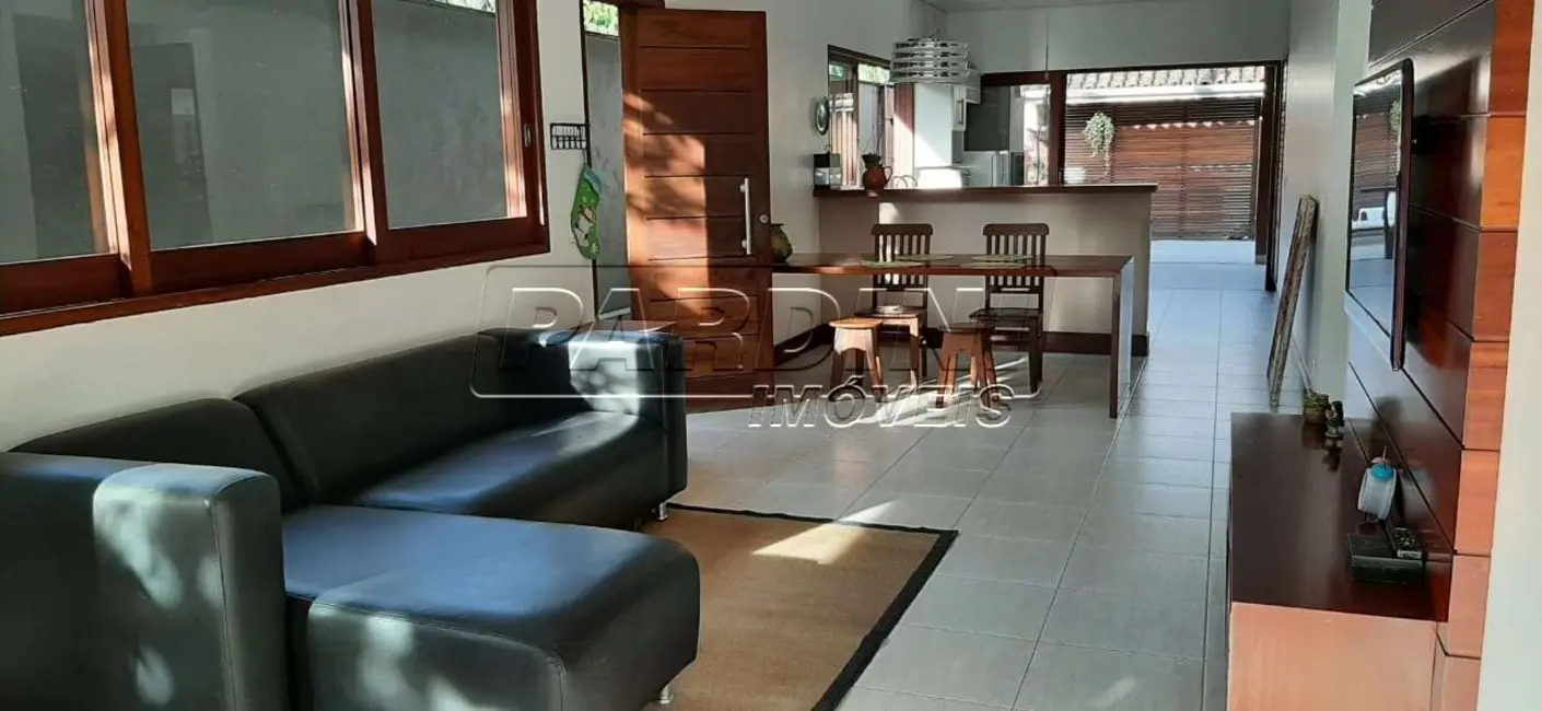 Foto 2 de Casa com 2 quartos à venda, 80m2 em Ubatuba - SP