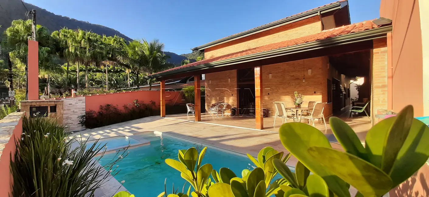 Foto 3 de Casa de Condomínio com 3 quartos à venda, 215m2 em Ubatuba - SP