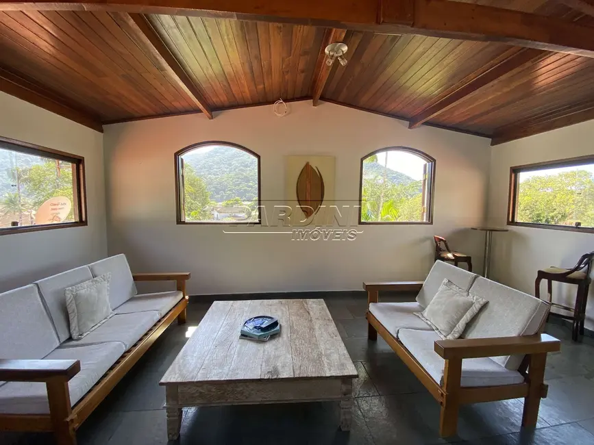 Casa com 3 quartos à venda, 329m2 em Ubatuba - SP - imagem 3 Foto 3 de Casa com 3 quartos à venda, 329m2 em Ubatuba - SP