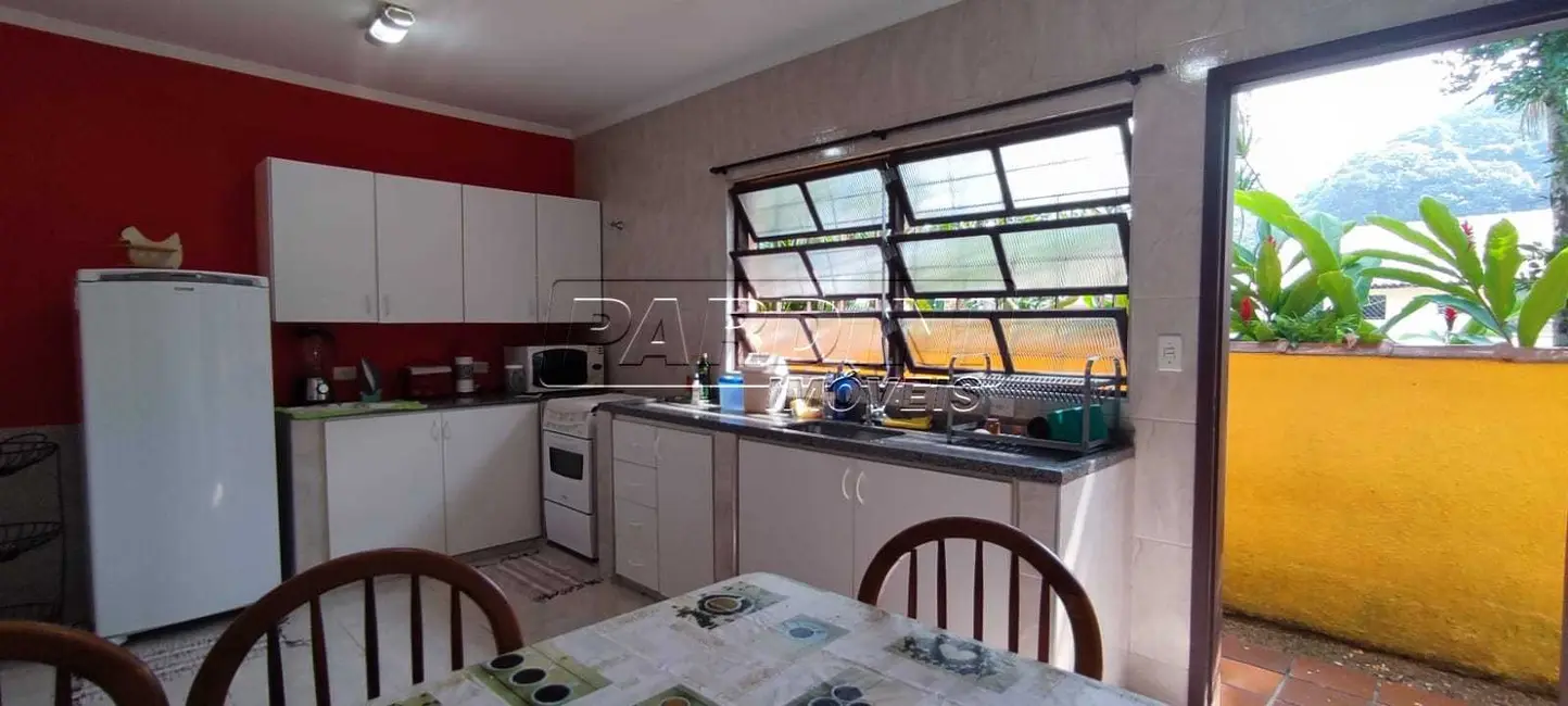 Foto 3 de Casa com 5 quartos à venda, 152m2 em Ubatuba - SP