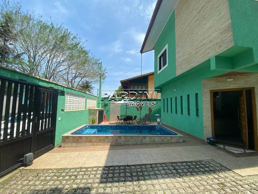 Foto 4 de Casa com 4 quartos à venda, 160m2 em Ubatuba - SP