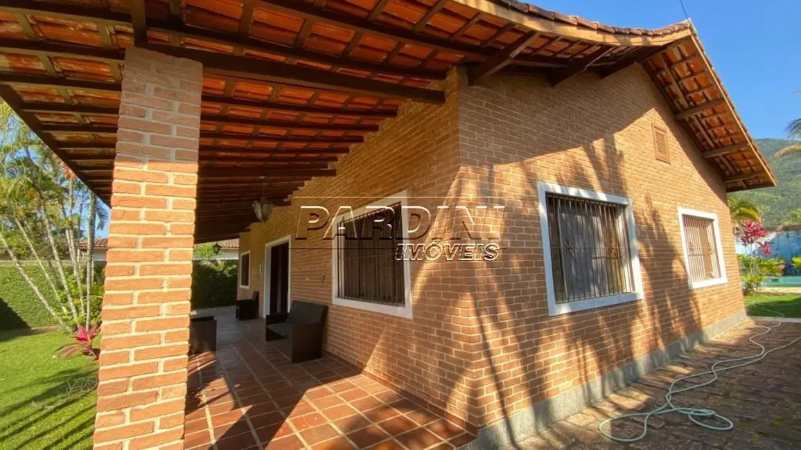 Foto 4 de Casa com 4 quartos à venda, 162m2 em Ubatuba - SP