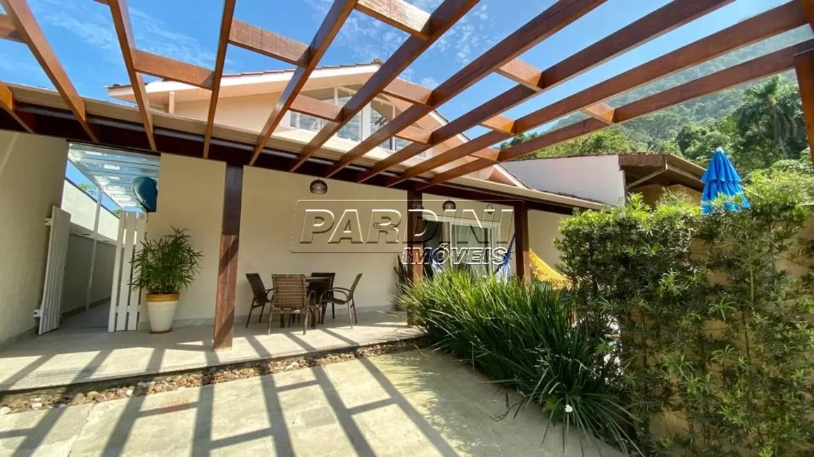 Foto 4 de Casa de Condomínio com 3 quartos à venda, 155m2 em Ubatuba - SP