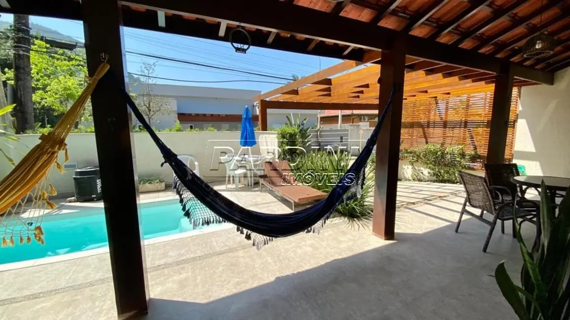 Foto 9 de Casa de Condomínio com 3 quartos à venda, 155m2 em Ubatuba - SP