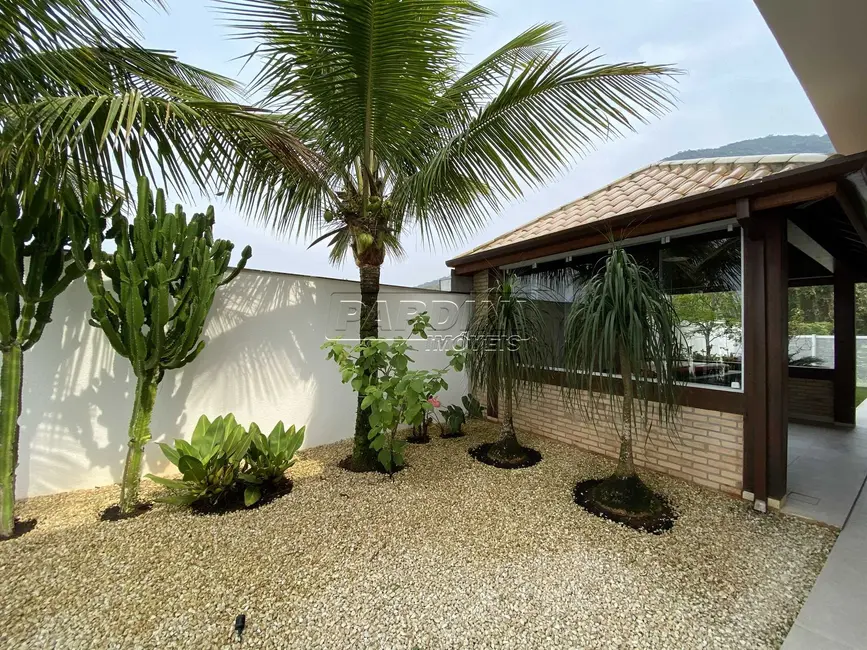 Casa de Condomínio com 5 quartos à venda, 430m2 em Ubatuba - SP - imagem 5 Foto 5 de Casa de Condomínio com 5 quartos à venda, 430m2 em Ubatuba - SP