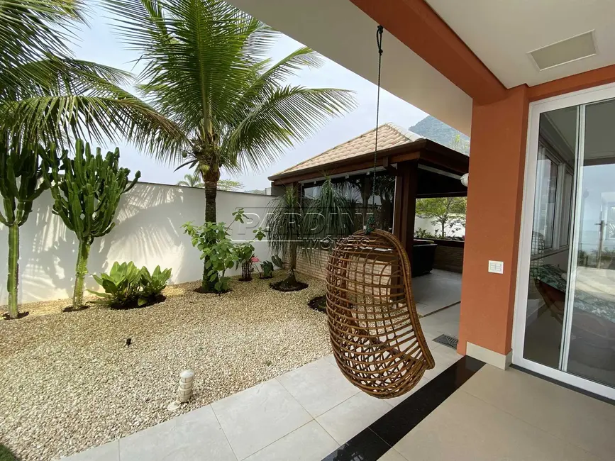 Casa de Condomínio com 5 quartos à venda, 430m2 em Ubatuba - SP - imagem 4 Foto 4 de Casa de Condomínio com 5 quartos à venda, 430m2 em Ubatuba - SP