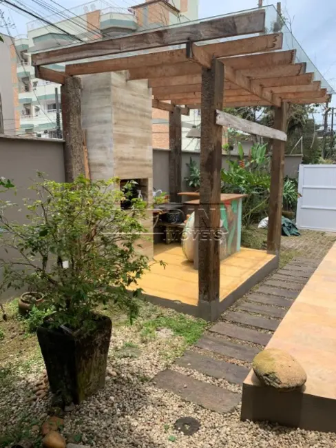 Foto 3 de Casa com 3 quartos à venda, 126m2 em Ubatuba - SP