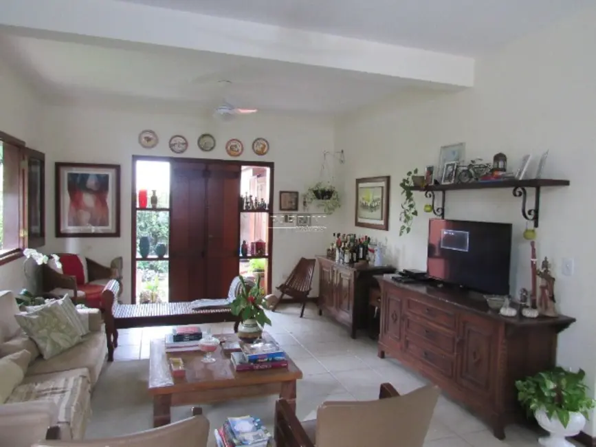 Casa com 5 quartos à venda, 305m2 em Ubatuba - SP - imagem 6 Foto 6 de Casa com 5 quartos à venda, 305m2 em Ubatuba - SP