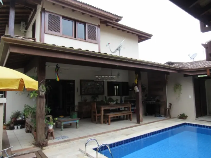 Casa com 5 quartos à venda, 305m2 em Ubatuba - SP - imagem 2 Foto 2 de Casa com 5 quartos à venda, 305m2 em Ubatuba - SP