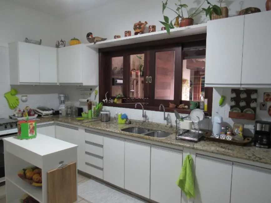 Casa com 5 quartos à venda, 305m2 em Ubatuba - SP - imagem 9 Foto 9 de Casa com 5 quartos à venda, 305m2 em Ubatuba - SP