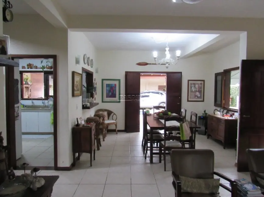 Casa com 5 quartos à venda, 305m2 em Ubatuba - SP - imagem 8 Foto 8 de Casa com 5 quartos à venda, 305m2 em Ubatuba - SP