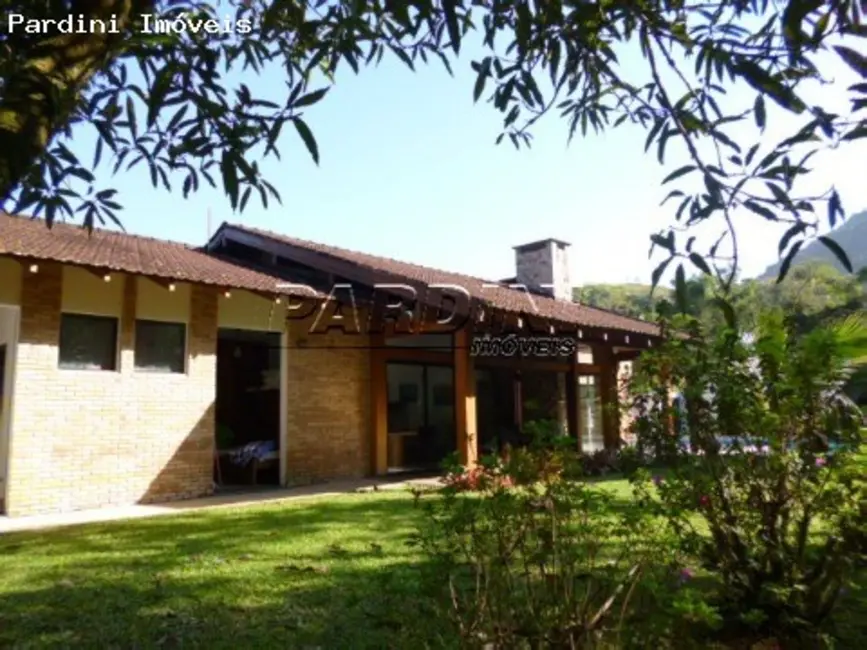 Foto 3 de Casa de Condomínio com 4 quartos à venda em Ubatuba - SP