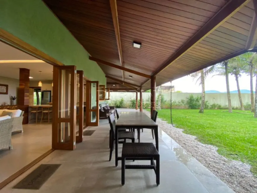 Foto 9 de Casa com 3 quartos à venda, 350m2 em Ubatuba - SP