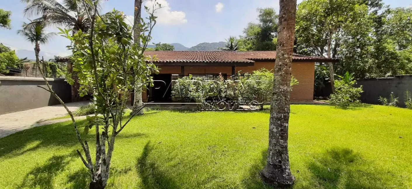 Foto 2 de Casa com 5 quartos à venda, 300m2 em Ubatuba - SP