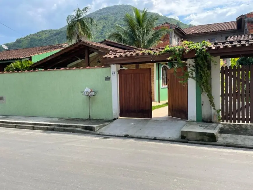 Foto 2 de Casa com 3 quartos à venda, 131m2 em Ubatuba - SP