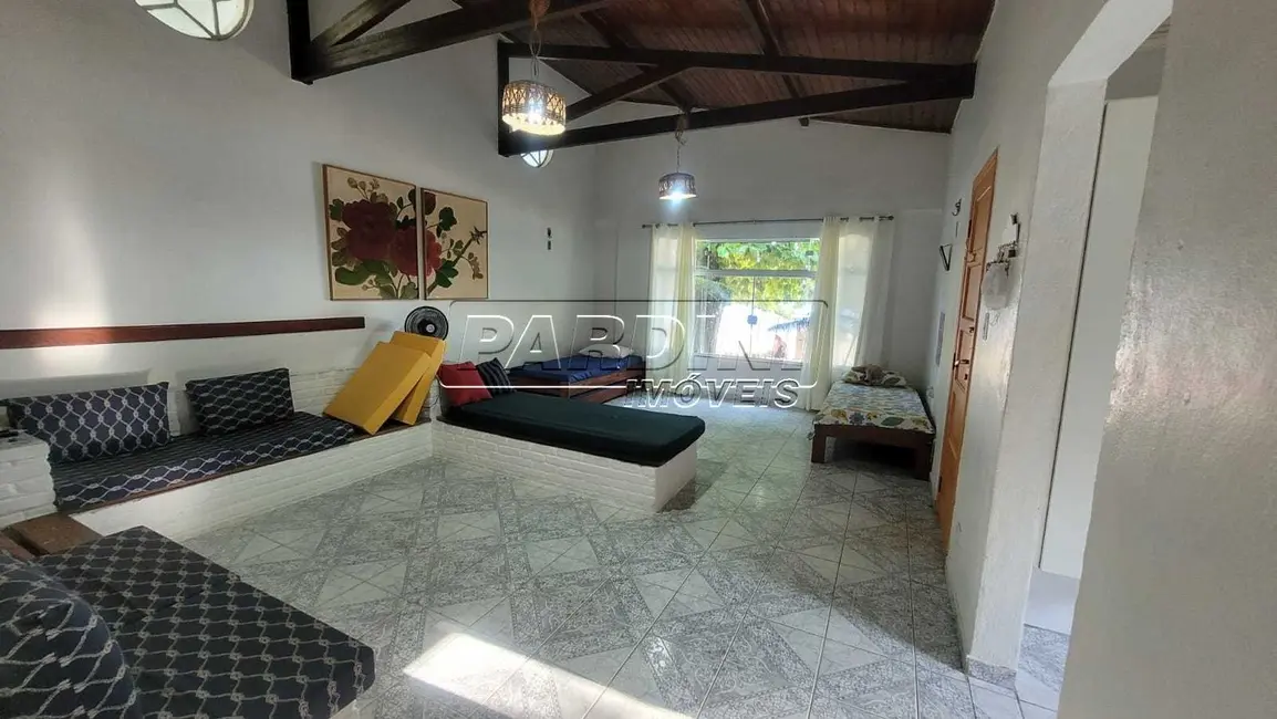 Casa com 8 quartos à venda, 360m2 em Ubatuba - SP - imagem 4 Foto 4 de Casa com 8 quartos à venda, 360m2 em Ubatuba - SP