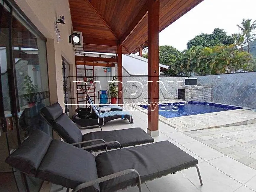 Foto 1 de Casa de Condomínio com 4 quartos à venda, 175m2 em Ubatuba - SP