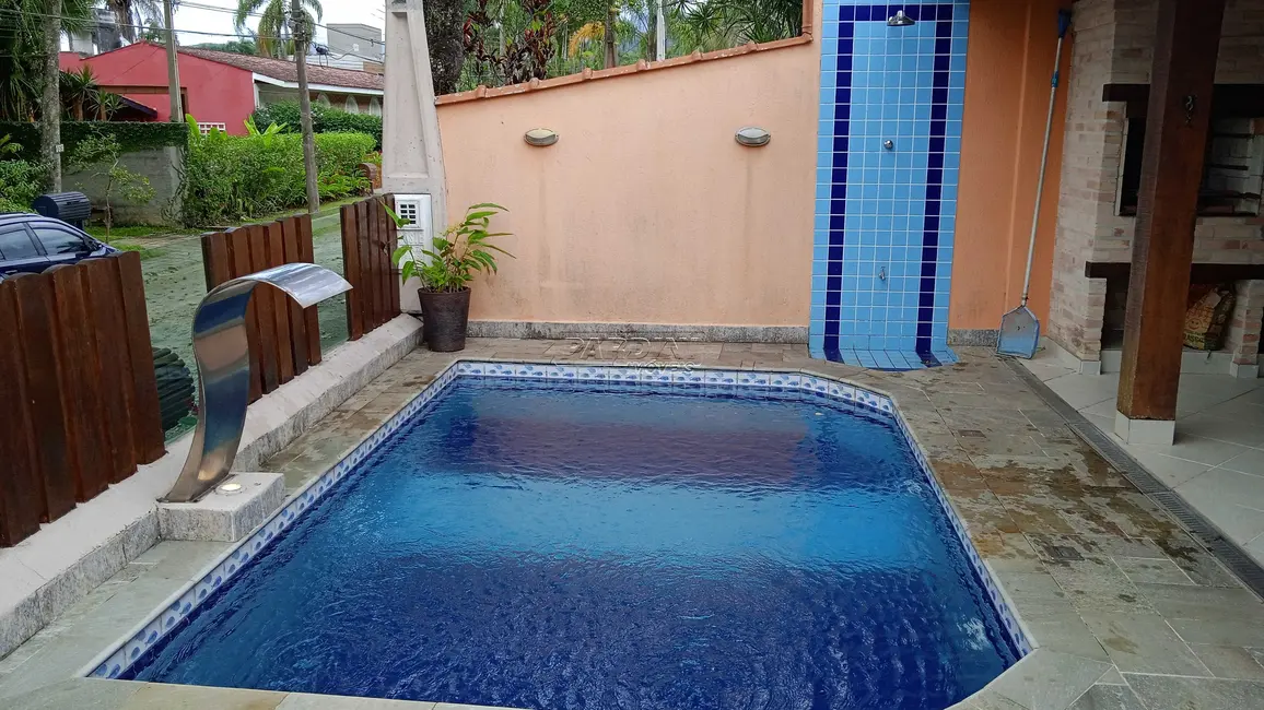 Foto 3 de Casa de Condomínio com 3 quartos à venda, 160m2 em Ubatuba - SP