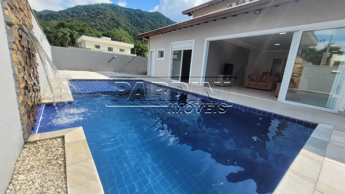 Foto 1 de Casa com 4 quartos à venda, 230m2 em Ubatuba - SP