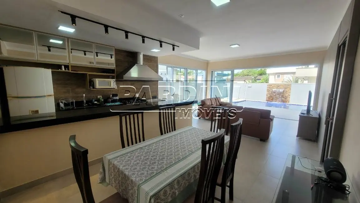 Foto 6 de Casa com 4 quartos à venda, 230m2 em Ubatuba - SP