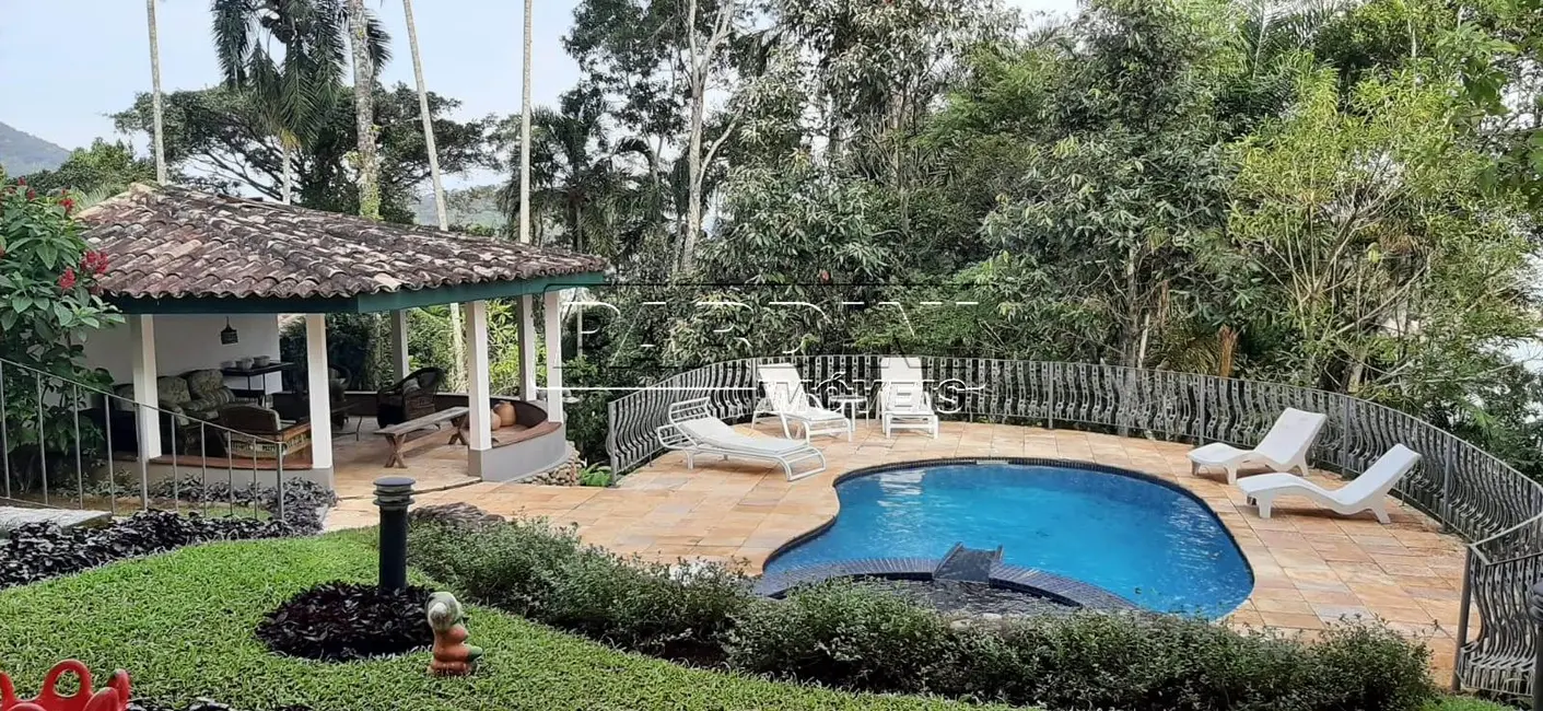 Casa de Condomínio com 5 quartos à venda, 336m2 em Ubatuba - SP - imagem 3 Foto 3 de Casa de Condomínio com 5 quartos à venda, 336m2 em Ubatuba - SP