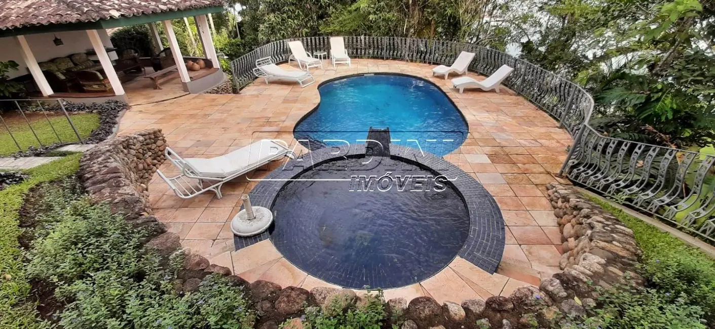 Casa de Condomínio com 5 quartos à venda, 336m2 em Ubatuba - SP - imagem 6 Foto 6 de Casa de Condomínio com 5 quartos à venda, 336m2 em Ubatuba - SP