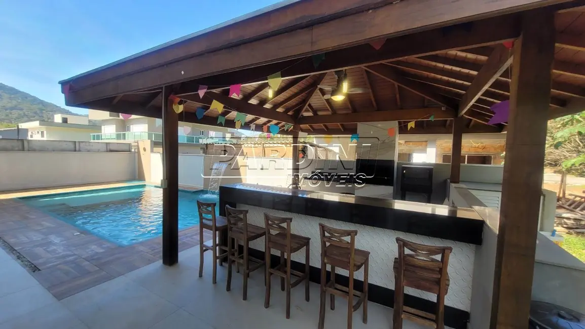 Foto 5 de Casa de Condomínio com 5 quartos à venda, 238m2 em Ubatuba - SP