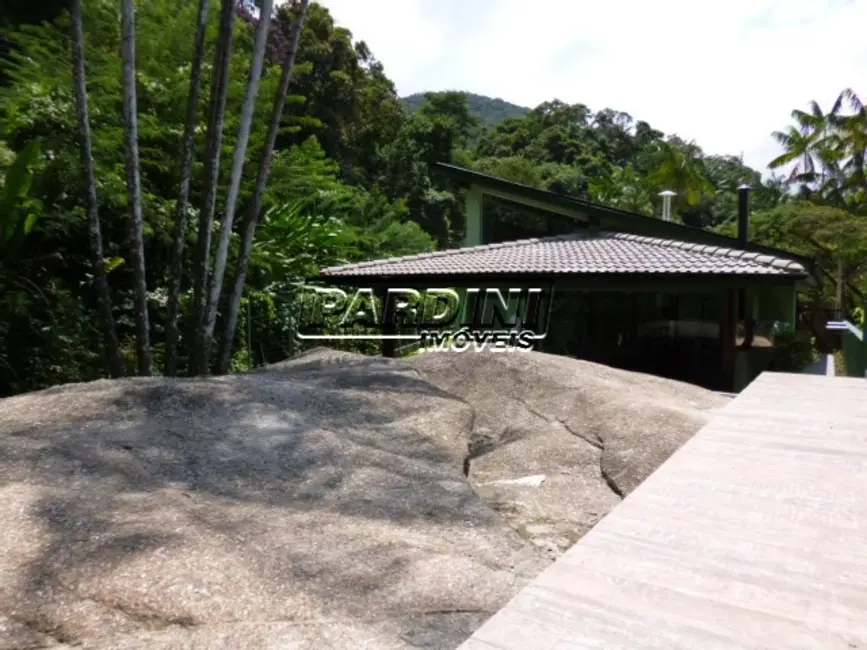 Foto 6 de Casa de Condomínio com 4 quartos à venda, 188m2 em Ubatuba - SP