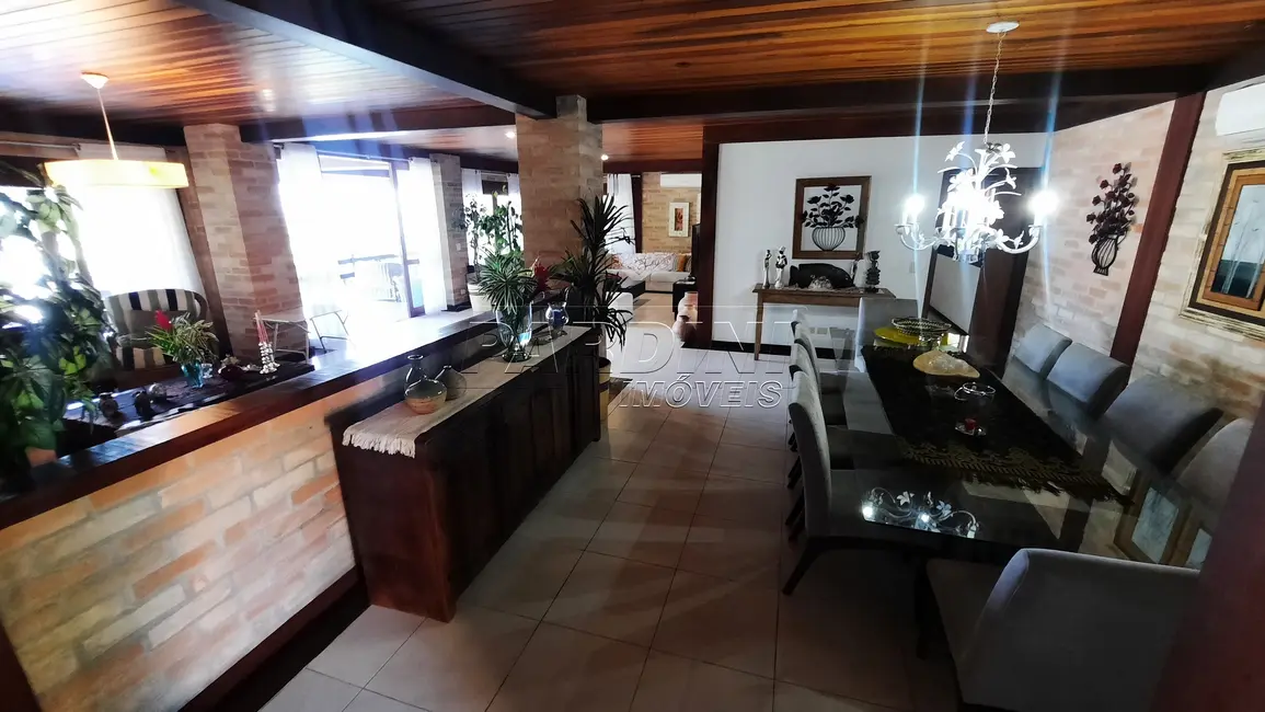 Foto 3 de Casa de Condomínio com 5 quartos à venda, 509m2 em Ubatuba - SP