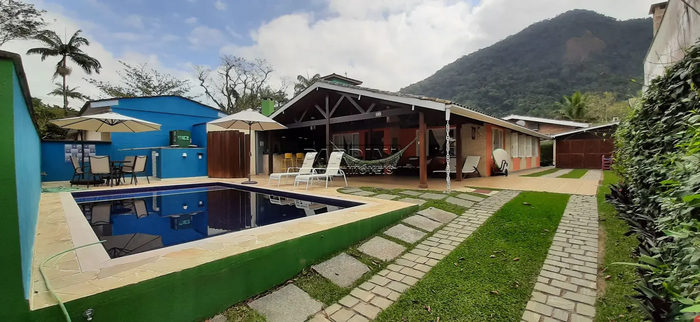 Foto 2 de Casa de Condomínio com 3 quartos à venda, 240m2 em Ubatuba - SP