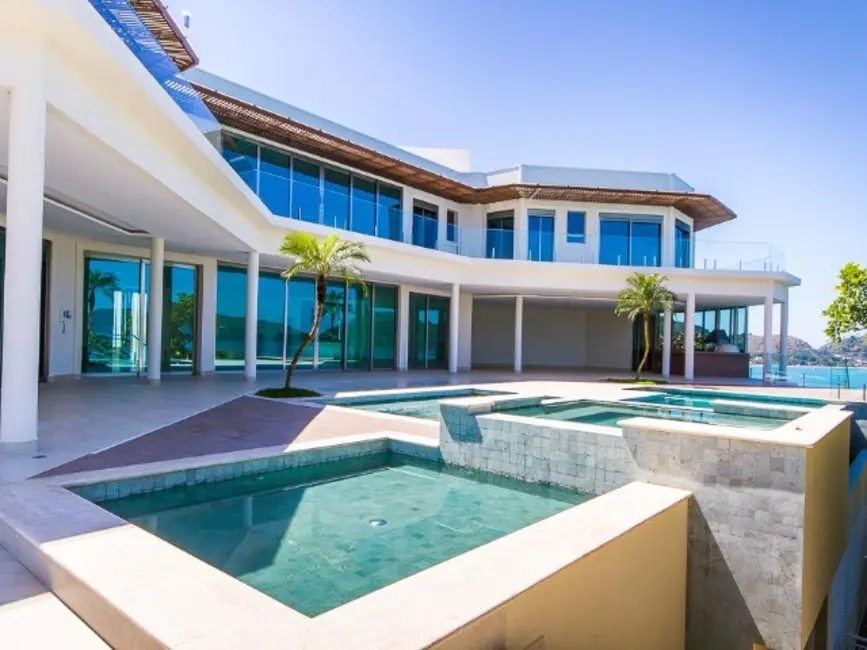 Foto 6 de Casa de Condomínio com 10 quartos à venda, 2500m2 em Ubatuba - SP