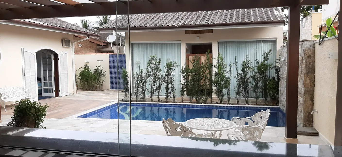 Foto 9 de Casa de Condomínio com 7 quartos à venda, 253m2 em Ubatuba - SP